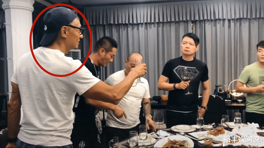 林俊贤|吴志雄邀好友聚餐，林俊贤帅气亮相，新义安大佬林江罕有霸气现身