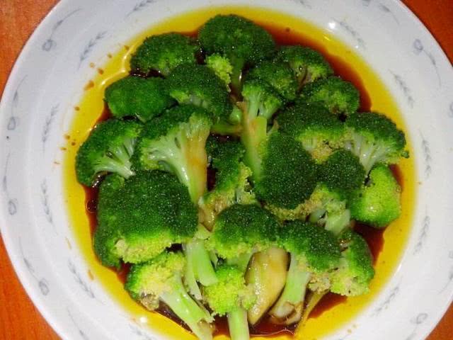 西兰花：吃腻了大鱼大肉怎么办？教你20道素菜，比肉好吃，而且还解腻