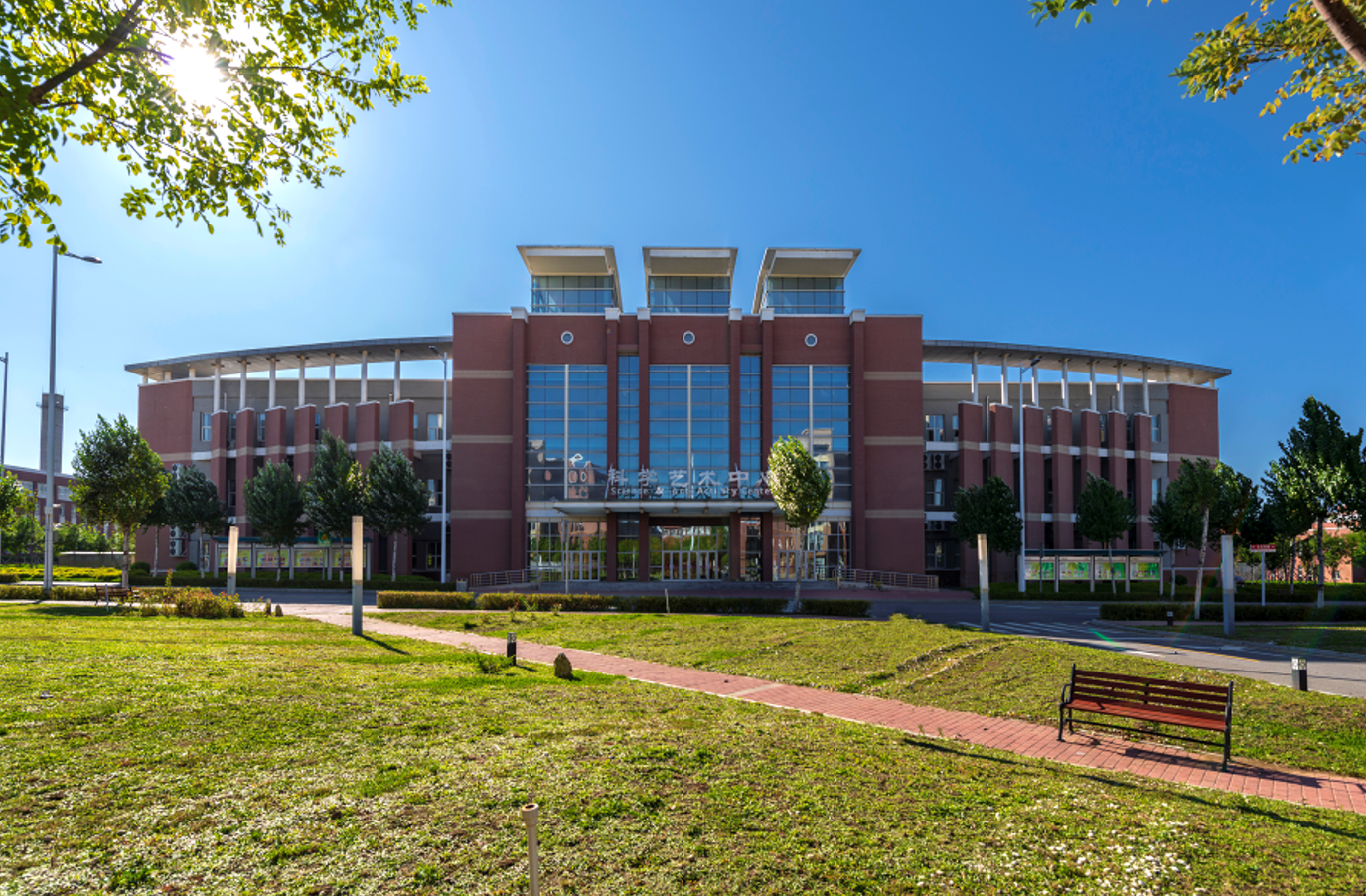 『中国医科大学』曾是国内医科大学的老大，如今连211都不是，收分低，可捡漏！