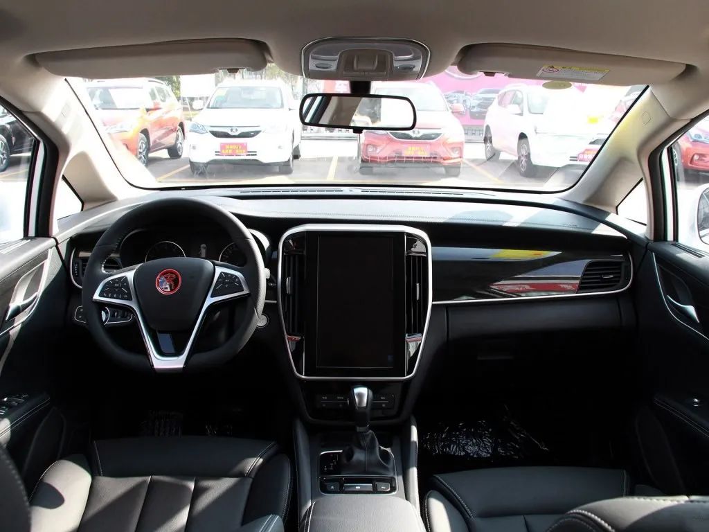 长安CS75|比亚迪高速不慎追尾吉利，撞完以后才知道比亚迪和吉利谁是老大！