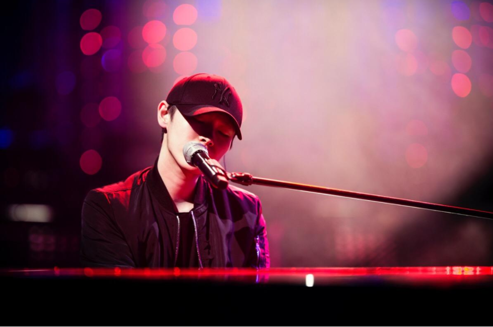 冯提莫|李艺彤全开麦上热搜，又狠狠地甩了华语乐坛一巴掌