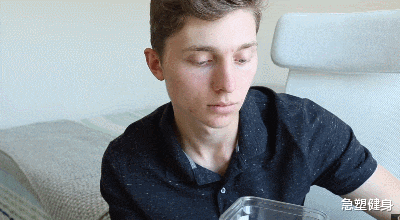 肌肉男|肌肉男尝试停止吃糖1个月，看1个月后，他的身材和皮肤变化