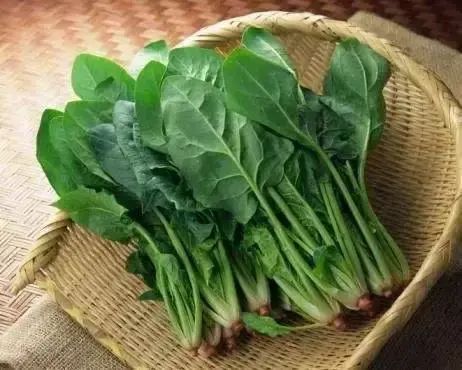 [肝脏]34岁男子，肝癌离世，提醒：2种食物伤肝不浅，一口都别吃