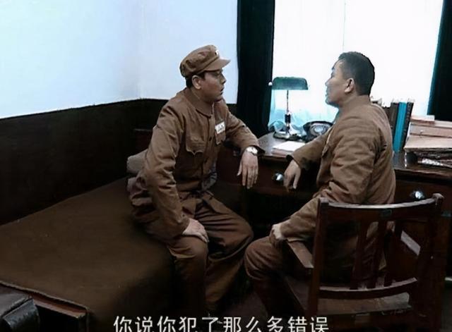 曹操|亮剑里,李云龙获得少将军衔,从评定标准看到底亏不亏