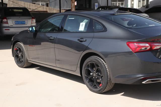 b级车|最良心合资B级车！从14.49万跌至10.07万，油耗5.8L，比雅阁漂亮