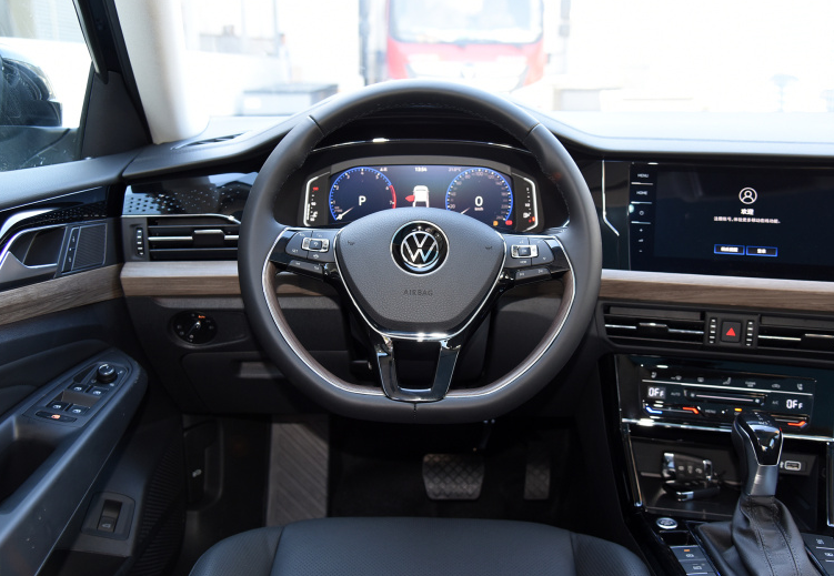 大众汽车|大众帕萨特已经降到14.8万了