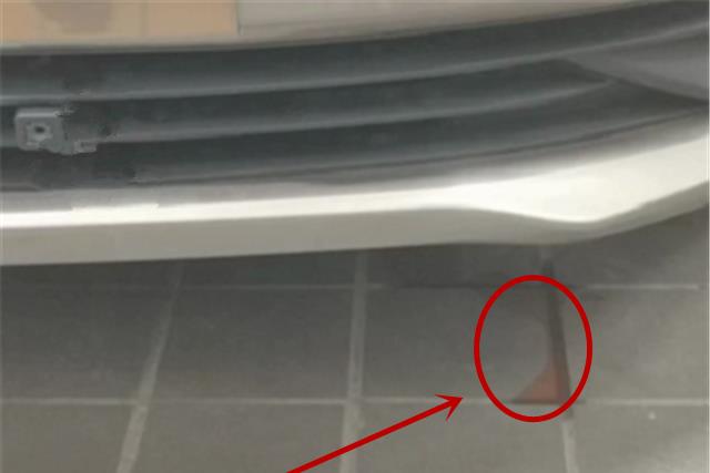 别克英朗|又有车“漏油”,这次是别克英朗,提车不到400米就漏,对方不退