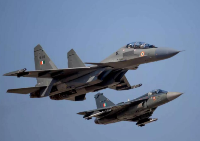 白鲸新视点 应对印度空中压力，巴空军放弃引进歼10？美媒：看中歼11B升级版