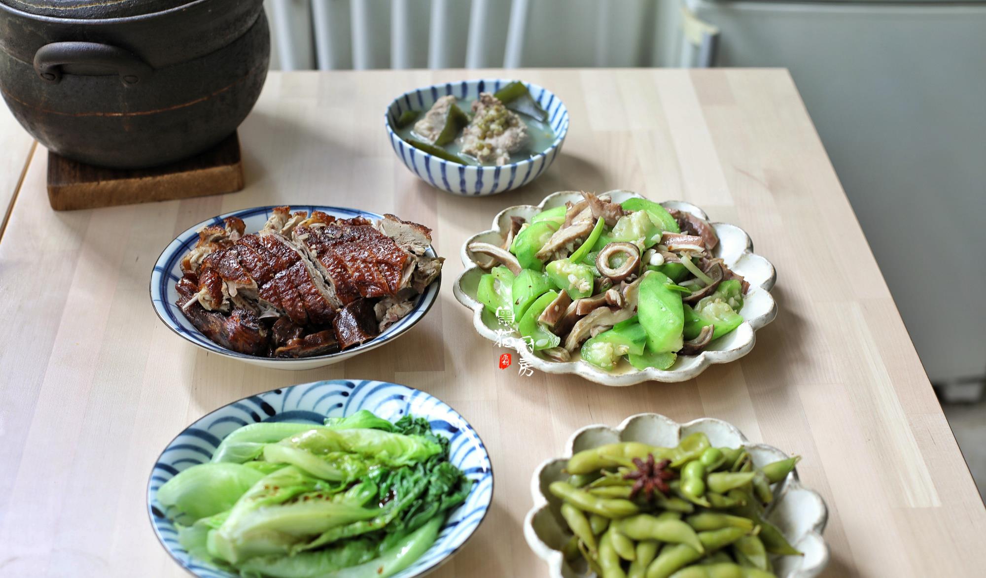 海带|一家三口的晚餐，2荤2素1汤，朋友：过得太讲究了，难怪孩子长高