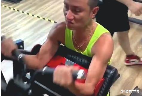 「马伊琍」从“软饭男”到钢铁硬汉，“整容”式离婚后，文章“站”起来了