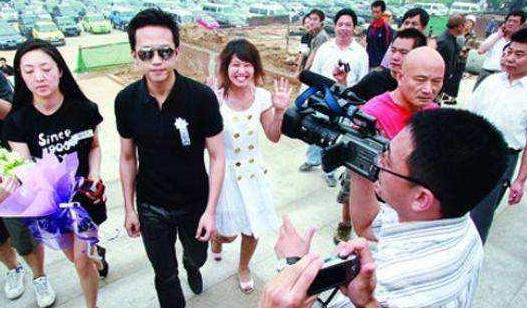 邓超|冯小刚讨厌邓超10年，张国立让邓超滚出去，邓超到底做了什么