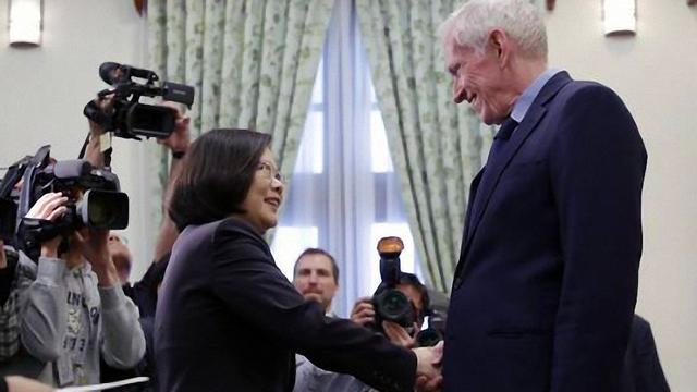 唐湘龙|美国军机怎么越飞越近？唐湘龙：他们正试图激怒解放军