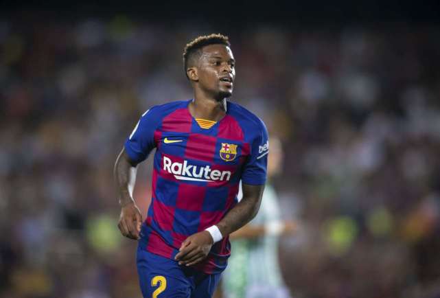 曼城@全欧洲就一个右后卫？5年换5队，如今又被球队当筹码