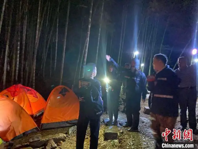 台风|深夜浙江32位驴友台风天进山找刺激！结果尴尬了……