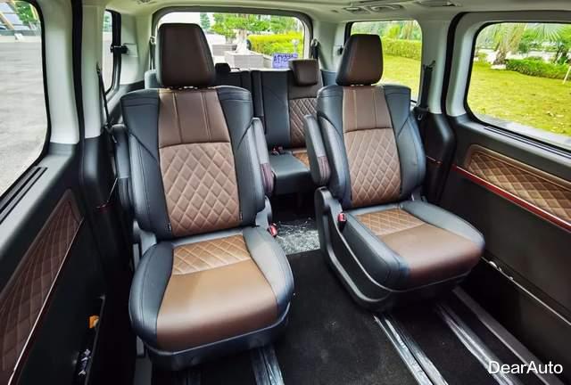 动力|顶配售价不到16万元的MPV，居然敢称“宽适商务舱”