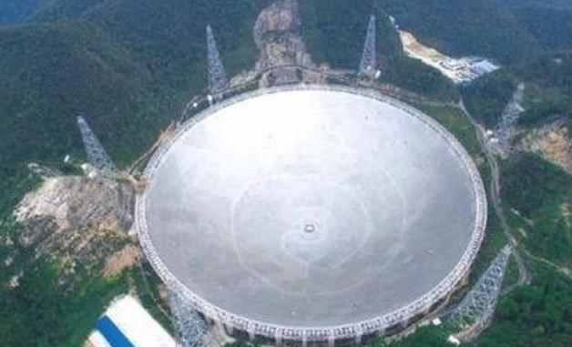 射电望远镜|“超级天眼”惨遭不测，曾是全球第一，如今被砸出30米大裂口