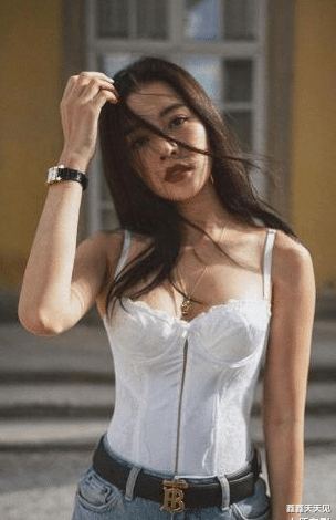 华为：华为越南代言人有多“宝藏”？手机好不好使不重要，她是真的技能点满