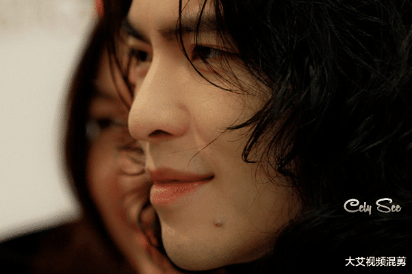 萧敬腾■学习成绩比较差的萧敬腾,通过自学音乐,在乐坛上得奖无数