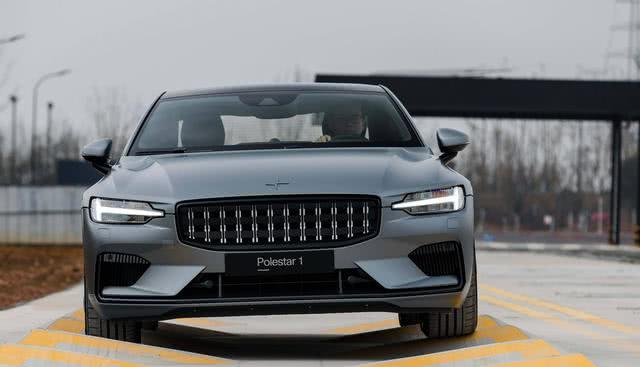 新车▲默不作声换上新车标“朱雀”，上街回头率超高，看完内饰订车了