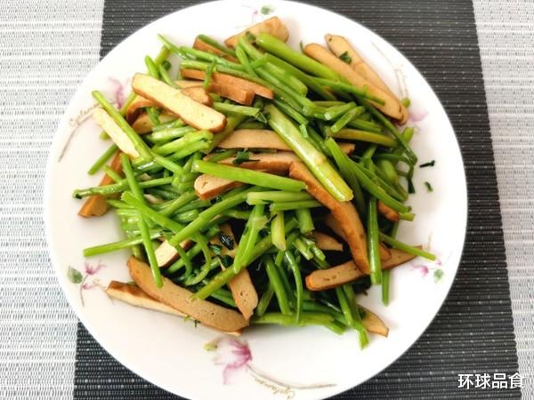 芦蒿|秋季，少吃鸡肉鸭肉多吃它，刮油排毒，补钙质，肠道通畅了