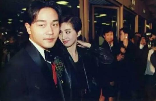 公交司机"撞脸"张国荣,看清正脸后沸腾了,网友:张国荣转世?