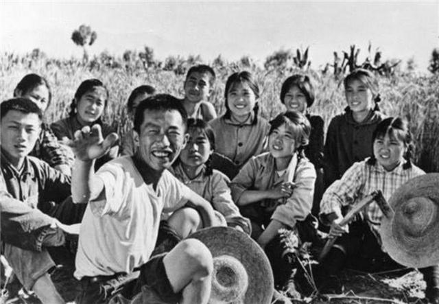 张志远■20岁小伙兑现承诺，“嫁”31岁有4个孩子的寡妇，如今仍隐居深山