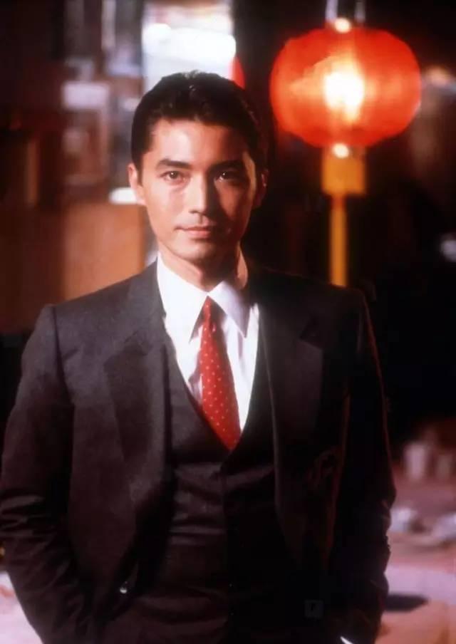 尊龙@“亚洲第一美男”尊龙：迷倒林青霞王祖贤，68岁仍单身只倾心陈冲