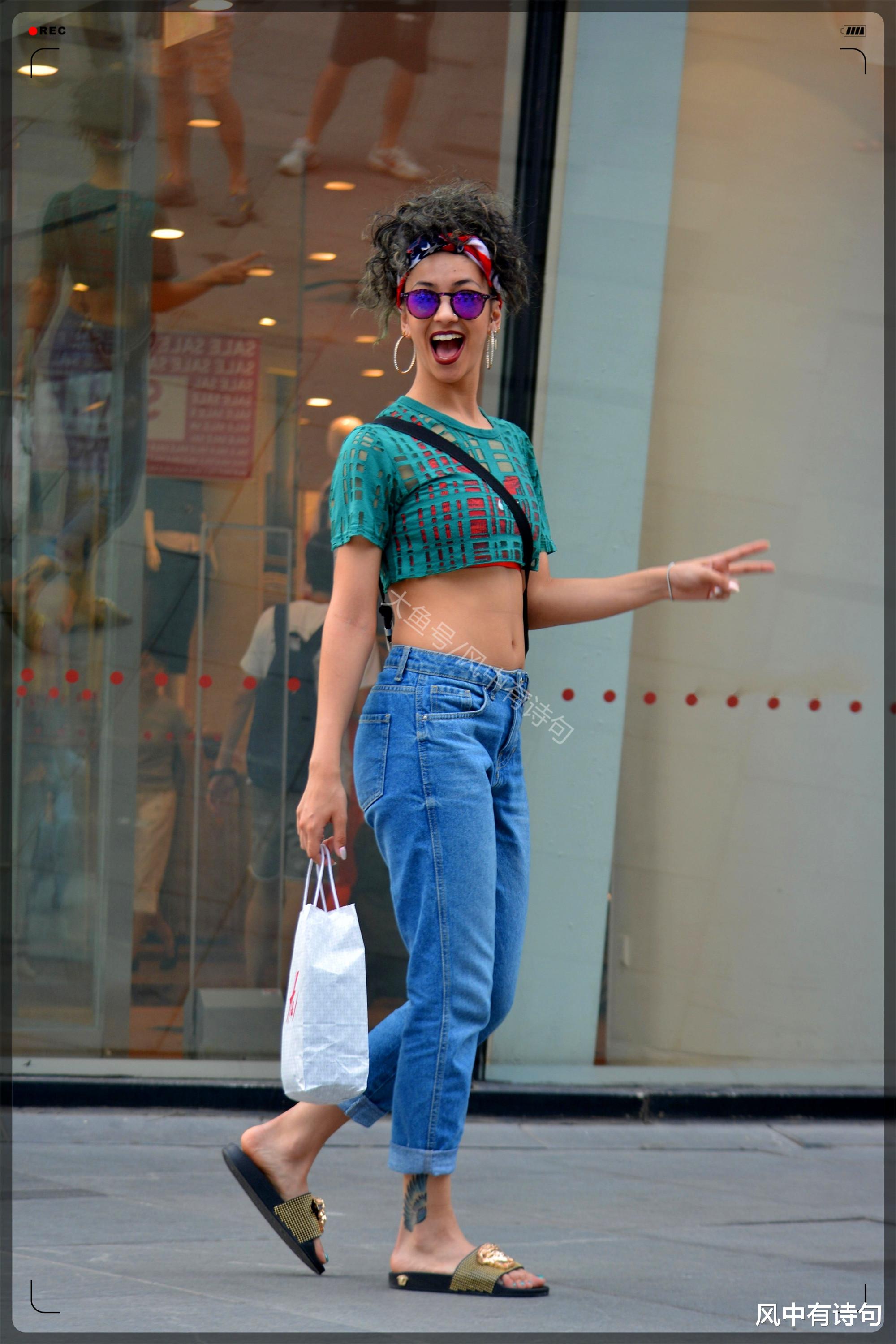 穿衣搭配@街头流行的欧美风，不懂穿搭的千万不要轻易尝试