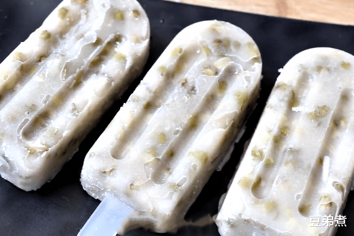 #雪糕#夏天了，雪糕别再出去买了，教你在家做，冰凉解暑，奶香味特浓郁
