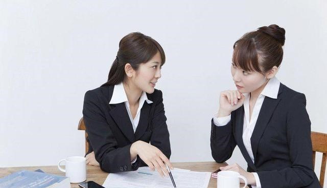 |跳槽常态的当下，在一家公司坚持做满10年的人，后来都怎么样了？