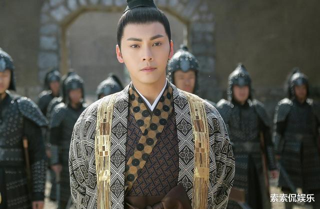 预告片|拿主角的钱，却演配角戏的男主，被网友嘲讽“活在预告里的男主”