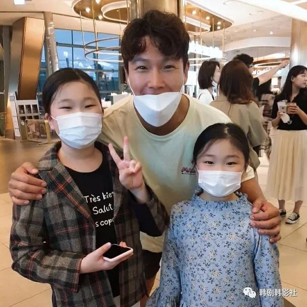 宋仲基■宋仲基和金钟国看首映被捕获