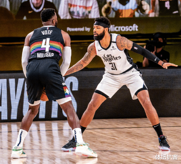 掘金队|总冠军大热遭羞辱！单节狂输14分，约基奇进神仙球，穆雷暴扣乔治