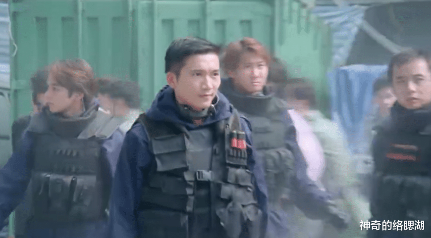 钱嘉乐|23年前,钱嘉乐转型导演,汇集了一众大咖,搞砸了一个经典系列