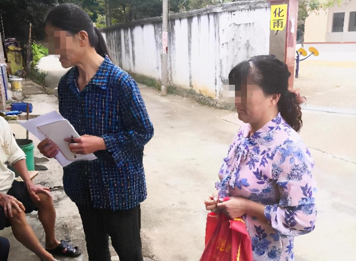 神鸟知讯资讯站|死了儿子欠债100万，命苦姐妹拿红头文件“奉旨”乞讨，民警秒识破