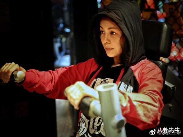 #钟丽缇#姐姐们保养秘籍公开，伊能静每年花百万护肤，钟丽缇必须9点睡觉