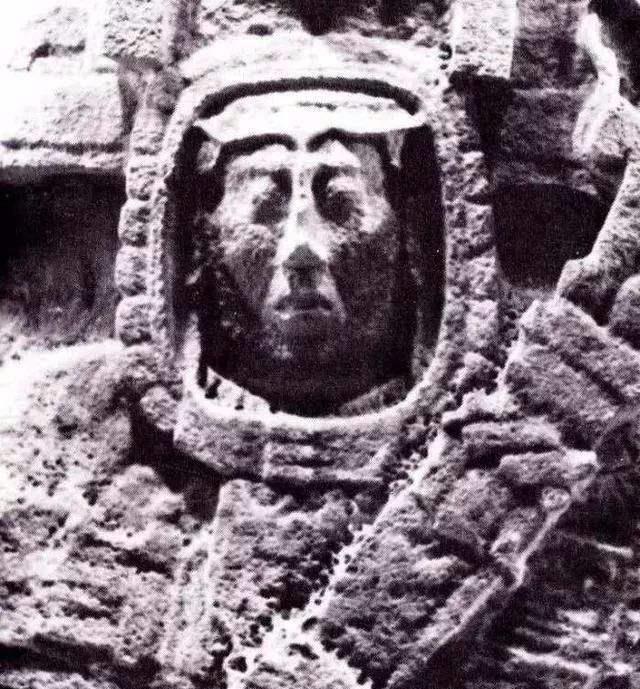 火星▲诡异！古代日本人曾捕获过一个“飞碟”：里面女子酷似宇航员！