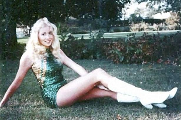 睹图|18岁女孩外出购物遇害，40年后警方通过吸管上的唾液找到真凶