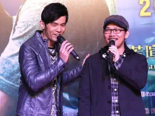 「方文山」天青色等烟雨,而我在等你:中学毕业的方文山,写出华语乐坛的璀璨