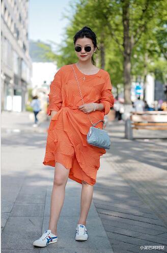 『段奥娟』做到唇色与服装的呼应，你就赢了