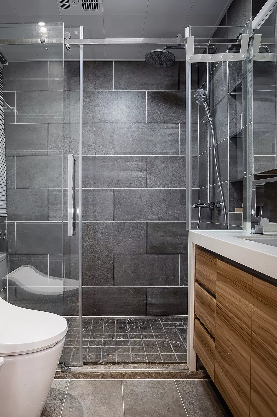 ▲卫生间地漏的五种设计，哪个排水效率高，还好看？