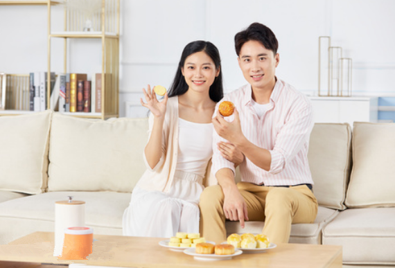 房产证|小伙买房时写上了女友名字，装修完后女友提分手，并说房子是我的