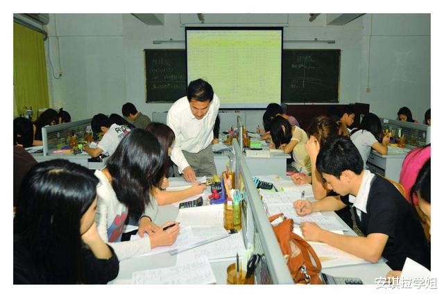 教师|如果家庭条件一般，想本科毕业后尽早工作，这3类专业很适合你