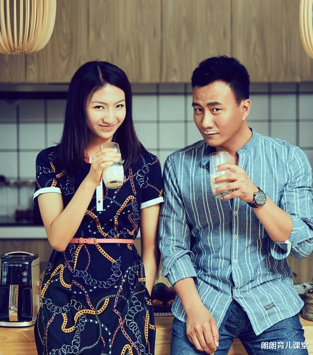 胡军|有种“发育过猛”叫胡军女儿，身高185堪比超模，难怪不愿意公开