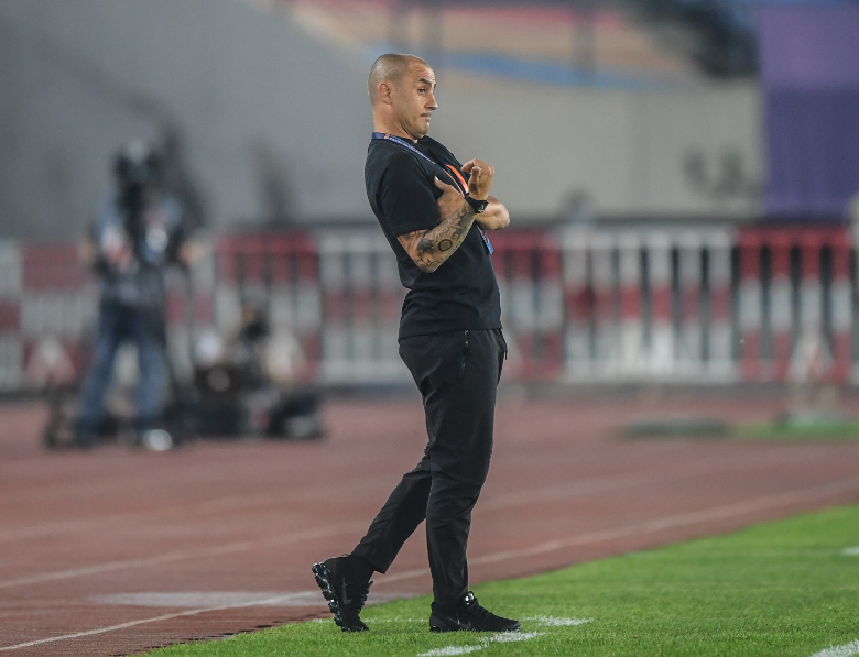 费南多|卡纳瓦罗怒批首发11人，回应费南多能否踢首发，点出恒大最大问题