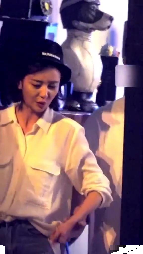 佟丽娅|终于官宣了!佟丽娅回应与神秘男牵手风波,陈思诚搞大动作表态