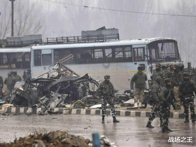 【印度】不战而胜?数千士兵包围印度哨所,30枚导弹瞄准后:印军同意撤兵