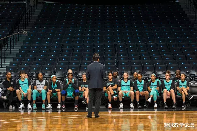 『韩旭』回来了!又一中国球员宣布离开美国!别再叫她“女版周琦”!