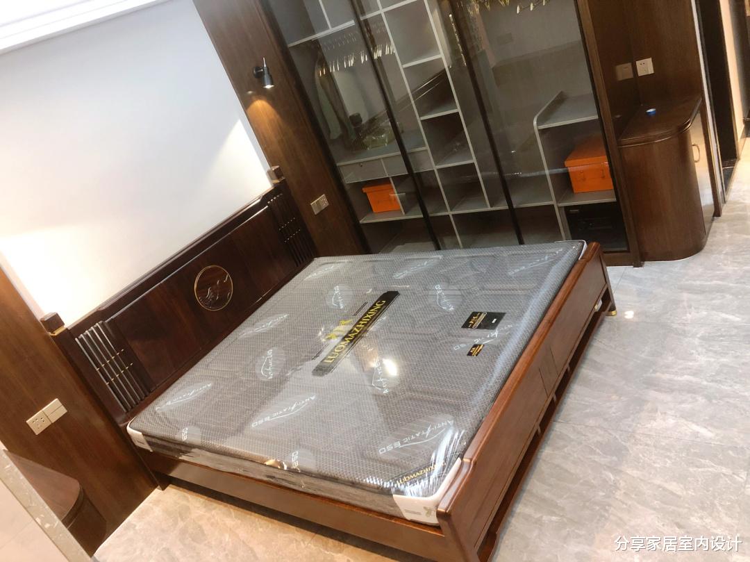 |他自己设计新房，本来装修轻奢风，没想到完工后演变成混搭风格！