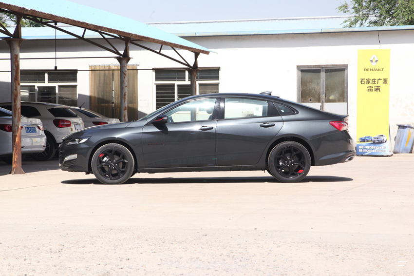 『本田雅阁』为了销量！从17万降到11.6万，车宽1米8油耗6，不看帕萨特选它